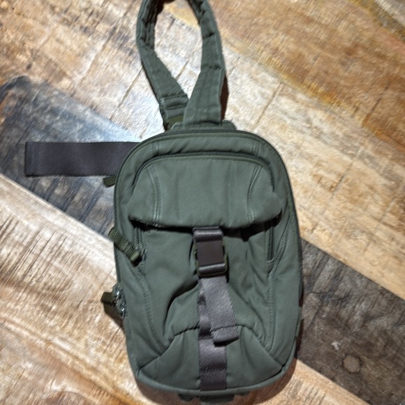 Vera Bradley Cotton Utility Sling Backpack - Picture 5 of 9